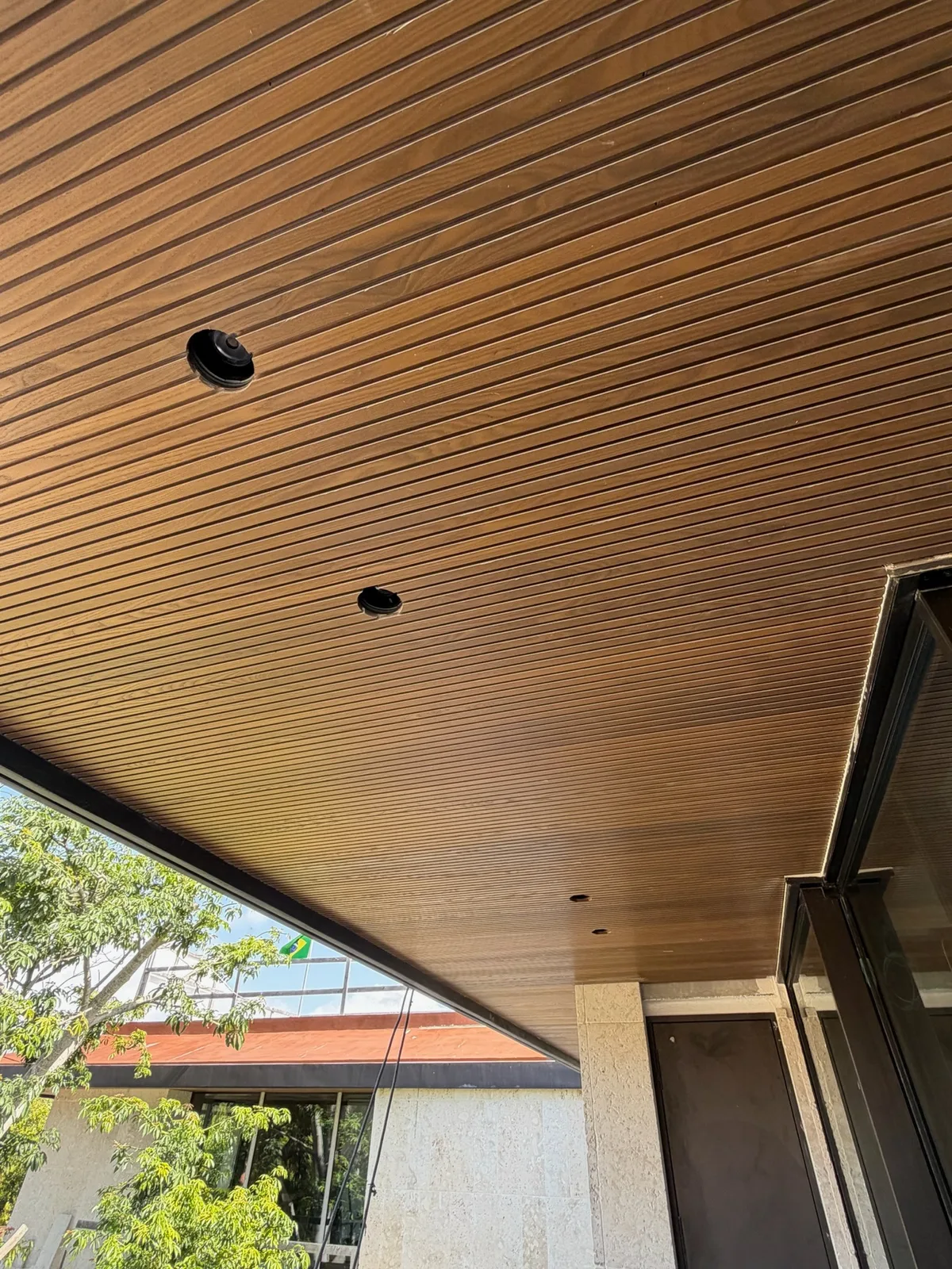 Thermo Ash soffit with detailed linear wood finish